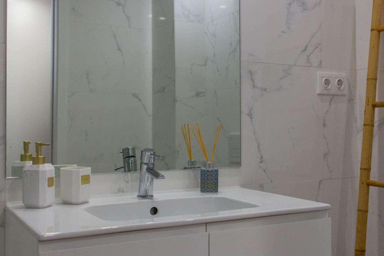 Stunning Apartment W/ Free Parking By Lovelystay OOporto Exteriör bild