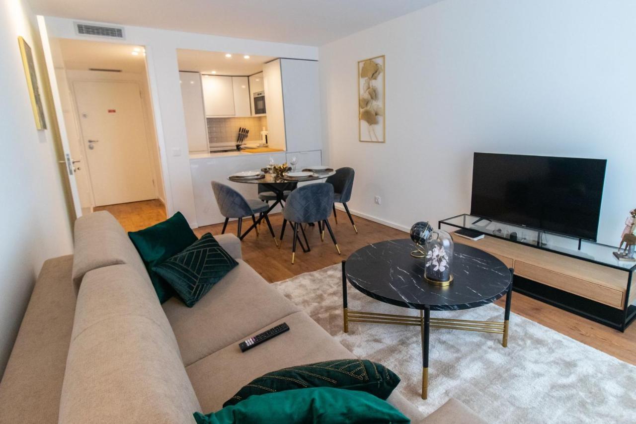 Stunning Apartment W/ Free Parking By Lovelystay OOporto Exteriör bild